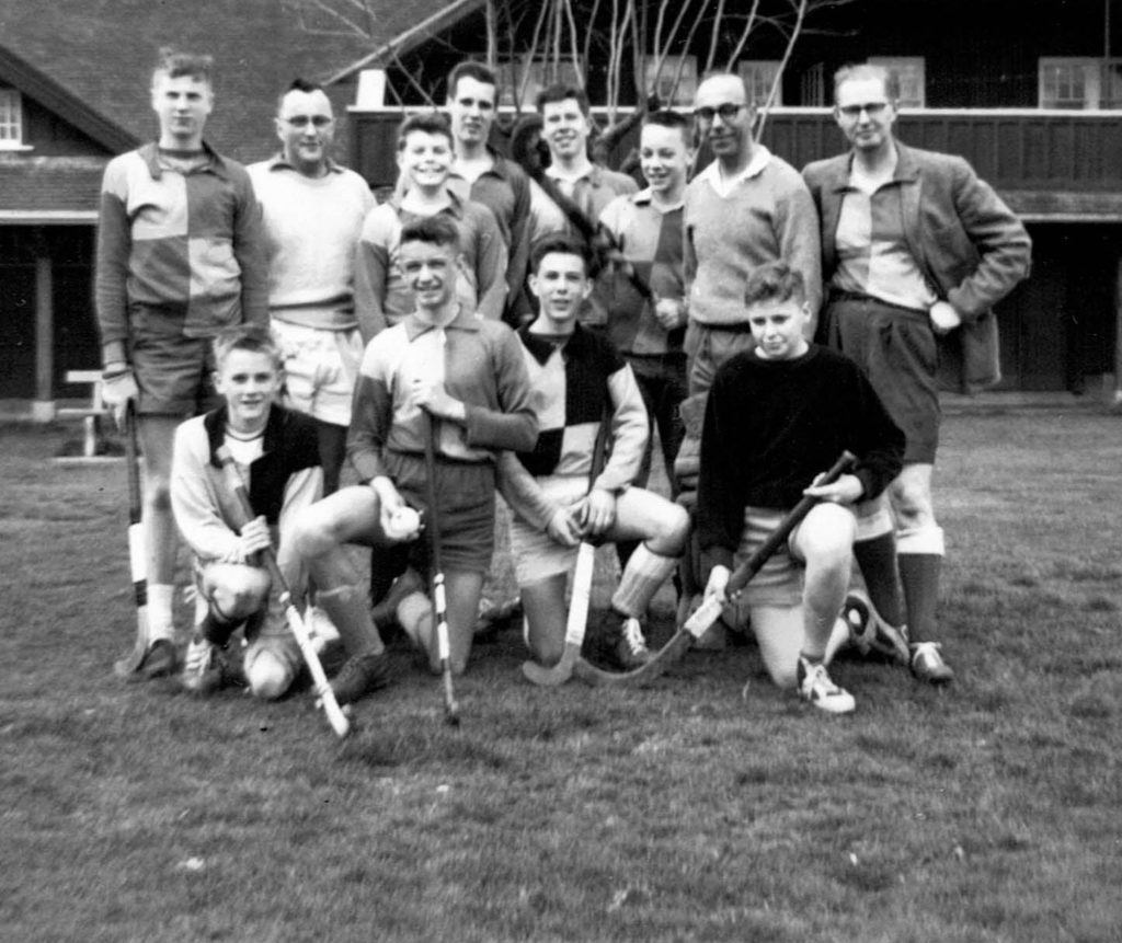 1960 Ray with hockey team
